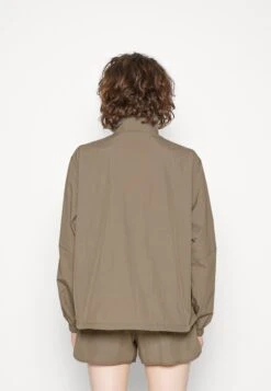 ARKET Running Jacket - Mole Dark -Arket UK Sales Store 0d746c1f79874c85aaf2da7547d668fe