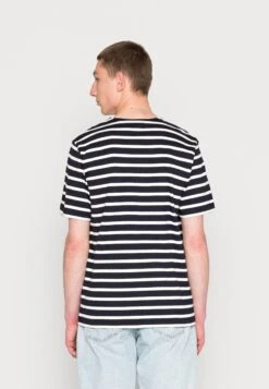 ARKET Print T-Shirt - Dark Blue -Arket UK Sales Store 0f1ee20a481644c29e249a158d333640