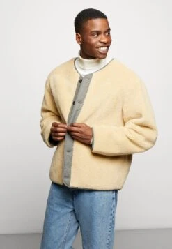 ARKET Winter Jacket - Off-White 9 ARKET Winter Jacket - Off-White -Arket UK Sales Store 1749188449584a029bd47c83d0658e63