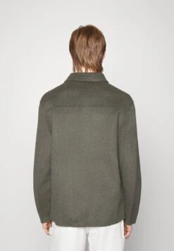 ARKET Light Jacket - Khaki Green -Arket UK Sales Store 18d7a27e2eff4c08bc8d42dd61935689