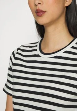 ARKET Print T-Shirt - Print T-Shirt -Arket UK Sales Store 1d7801ff42e14864880aa26aad1b76d6