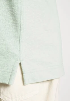 ARKET Basic T-Shirt - Green -Arket UK Sales Store 20d046133eed465287cff708e0562717