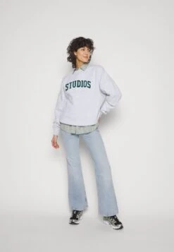 ARKET Bootcut Jeans - Bootcut Jeans -Arket UK Sales Store 214e1b6421f340fab2048ceff3553781