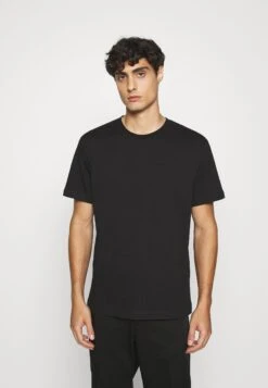 ARKET Basic T-Shirt - Black Dark 9 ARKET Basic T-Shirt - Black Dark -Arket UK Sales Store 30d2db738b79427395a8c52526202874