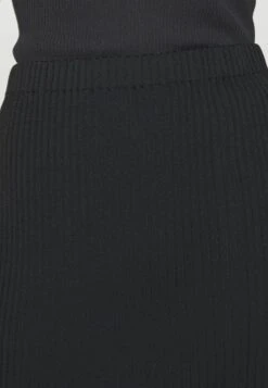 ARKET Pencil Skirt - Black -Arket UK Sales Store 376165f1a1544fc9909936778145157b