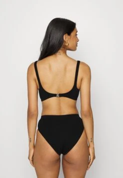 ARKET Bikini Top - Black -Arket UK Sales Store 390cd1e6e7f546278f34017d5a4f723e