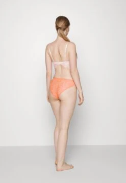 ARKET Briefs - Coral -Arket UK Sales Store 3c37af6e669c41709f02905acf049222