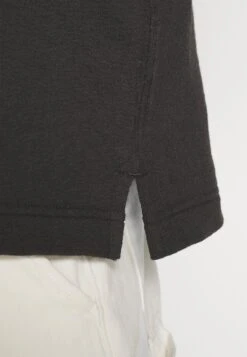 ARKET Basic T-Shirt - Black -Arket UK Sales Store 45f52cca644d46afb6ce91bce05e0ee2