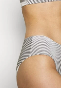 ARKET Bikini Bottoms - White -Arket UK Sales Store 4ee228cefdee45d3a73c84eb2c8d5925