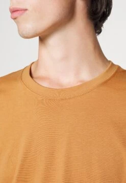 ARKET Basic T-Shirt - Dusty Orange -Arket UK Sales Store 50c0b46d2b2b48ffb9598ac198a1ef62