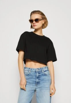 ARKET Print T-Shirt - Black -Arket UK Sales Store 523b6f1aa2834a7685b60dd45f3d3257