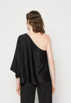 ARKET Hop Assymtric - Blouse - Black -Arket UK Sales Store 548fb1fd05b442fe98ecdd91c7e0cd73