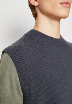 ARKET Top - Dove Blue 11 ARKET Top - Dove Blue -Arket UK Sales Store 575304ea0ba846a9a56d1873869e9b0b