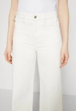 ARKET Flared Jeans - White -Arket UK Sales Store 62ef87c6b2574b21b02eb38f7397414b