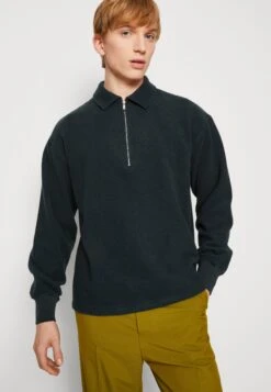 ARKET Fleece Jumper - Dark Green -Arket UK Sales Store 63f59b8ecec2440583e26fc44d6180c3