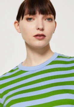 ARKET Print T-Shirt - Blue 11 ARKET Print T-Shirt - Blue -Arket UK Sales Store 64144574d07e4f499527f667f16c6f5b