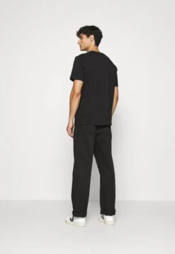 ARKET Basic T-Shirt - Black Dark 8 ARKET Basic T-Shirt - Black Dark -Arket UK Sales Store 7714f6f09d114b95b50edcf895087861