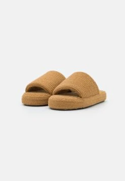 ARKET Slippers - Beige -Arket UK Sales Store 7ecb7240b05e4bcd840849fd9bb28ed2