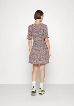 ARKET Day Dress - Black/Pink -Arket UK Sales Store 83f24df9fa7f40cf827ca5273156cfb3