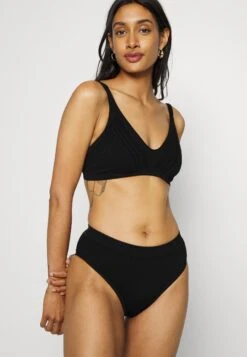 ARKET Bikini Top - Black -Arket UK Sales Store 8739c0240b7746d2beffced5db94c41e