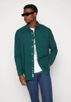 ARKET Shirt - Green Dark 9 ARKET Shirt - Green Dark -Arket UK Sales Store 915f4ca58e9b42148c41bcbfd12b411a