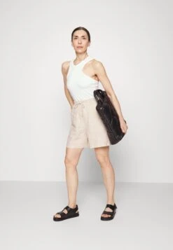 ARKET Shorts - Natural -Arket UK Sales Store 96d0b96682e64adeb833c09e1f6e1c58