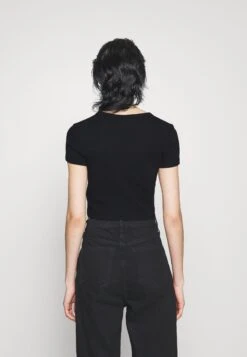 ARKET Basic T-Shirt - Black -Arket UK Sales Store 97668fcfd561437cad64e92979db4bc0