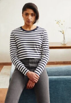 ARKET Straight Leg Jeans - Vintage Black 12 ARKET Straight Leg Jeans - Vintage Black -Arket UK Sales Store 98296b8adad243ce81e95821b6e616d3