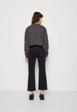 ARKET Flared Jeans - Flared Jeans -Arket UK Sales Store 9c26697b9b30444ab28d414f56635f59