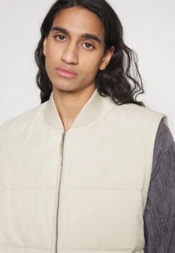 ARKET Waistcoat - Dusty Beige 9 ARKET Waistcoat - Dusty Beige -Arket UK Sales Store 9c5741671fcf4dc08234a7be1f7138ce