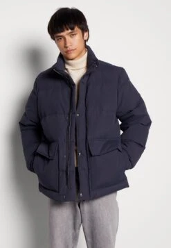 ARKET Down Jacket - Navy -Arket UK Sales Store 9e7077c6314343d9bebfb5ec29b00d95