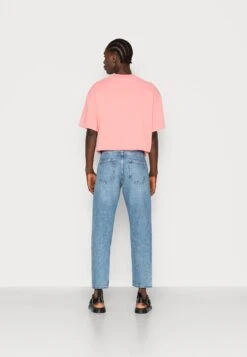 ARKET Relaxed Fit Jeans - Light Blue -Arket UK Sales Store a27c18e62db5422caf0c5c2c60e4685b