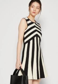 ARKET Jumper Dress - Jumper Dress -Arket UK Sales Store a68d1ae39f2f4bceace200363175860e