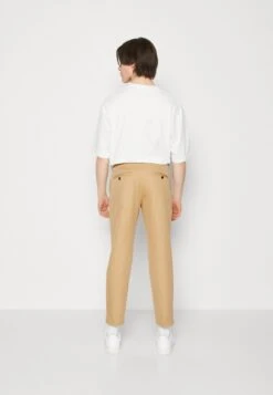 ARKET Chinos - Beige -Arket UK Sales Store aaf3001b08da465296e7bb904f2c059c