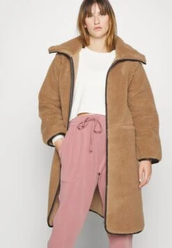 ARKET Training Jacket - Dark Beige -Arket UK Sales Store ae2f4df610c54719be98605fb34afa12