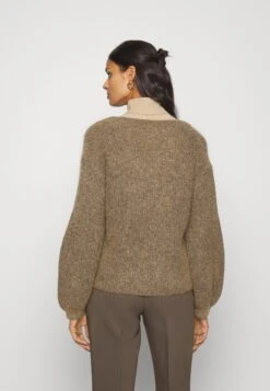 ARKET Jumper - Oat Melange With Gold -Arket UK Sales Store b5ba1d596fef47a9928c926eb10b3650