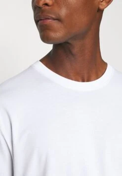 ARKET Malte - Print T-Shirt - White Light -Arket UK Sales Store b6e5ae71e9d34b6aafb780af4b9f5cfc