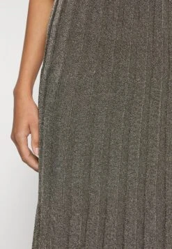 ARKET A-Line Skirt - Gunmetal Silver -Arket UK Sales Store b774d3011eec490a878c667f7c0b6176