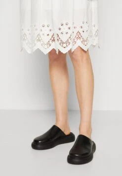 ARKET A-Line Skirt - White -Arket UK Sales Store bcdcfe56dda54ab7972c6fc9bf5707aa