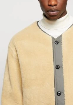 ARKET Winter Jacket - Off-White 11 ARKET Winter Jacket - Off-White -Arket UK Sales Store bf4e3ad723a444fa88f930c85beaafee