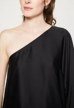 ARKET Hop Assymtric - Blouse - Black -Arket UK Sales Store c164cc9318a34624ae2c1e799ca7224d