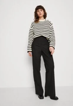 ARKET Jumper - Blue/Offwhite -Arket UK Sales Store cd5fec1a3b80464da9f34b3a3da8ce93