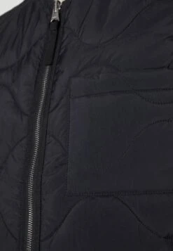 ARKET Waistcoat - Black -Arket UK Sales Store d173109880a64351886437bce32f5fe9