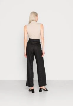 ARKET Trousers - Trousers -Arket UK Sales Store d24f1c0079084aada9653ca5bf087c59