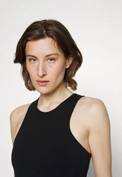 ARKET Top - Black -Arket UK Sales Store da52e097624d434494f6140460759df3