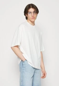 ARKET Basic T-Shirt - White -Arket UK Sales Store db3f0a62f90145538129bbbdd8c610fc