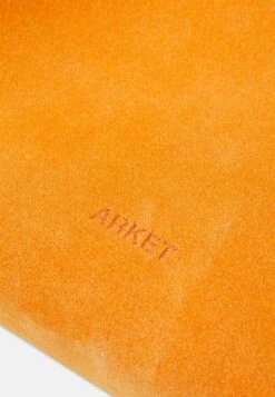ARKET Across Body Bag - Orange -Arket UK Sales Store e1ac2bfe161b48f19ca0f0bc07f01c65
