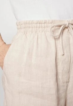 ARKET Shorts - Natural -Arket UK Sales Store e21ba0133ec948088cc107cb542853f2