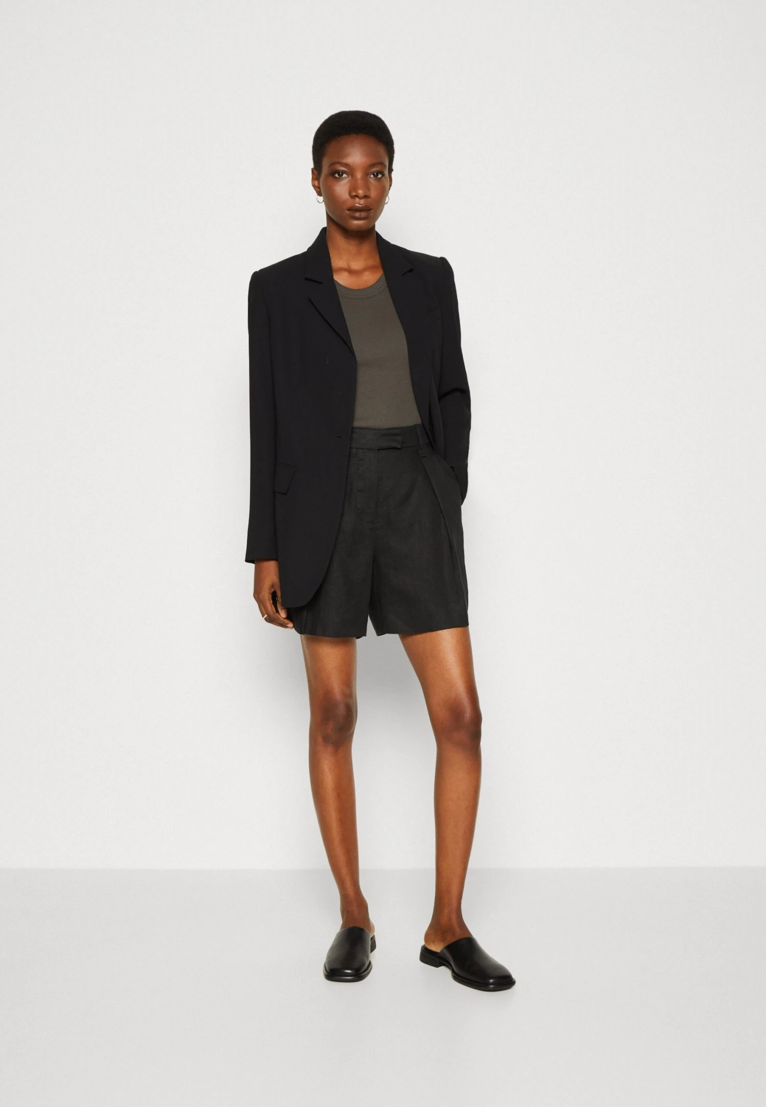 ARKET Shorts - Shorts 2 ARKET Shorts - Shorts - Image 2